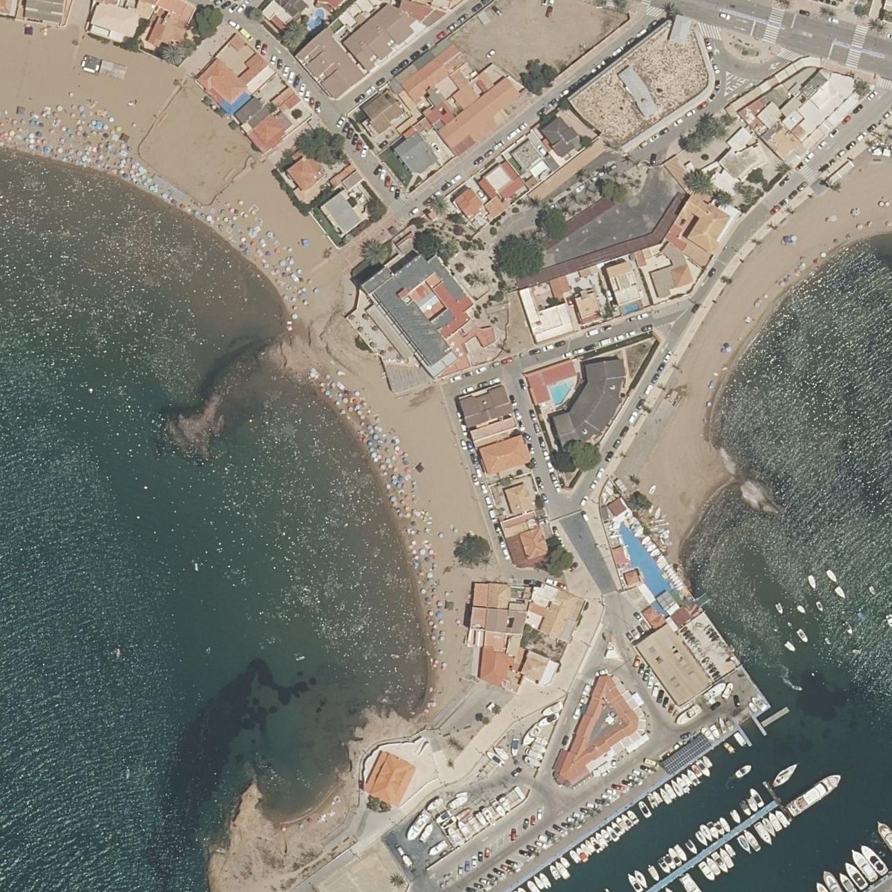 Aerial map of Bahía beach