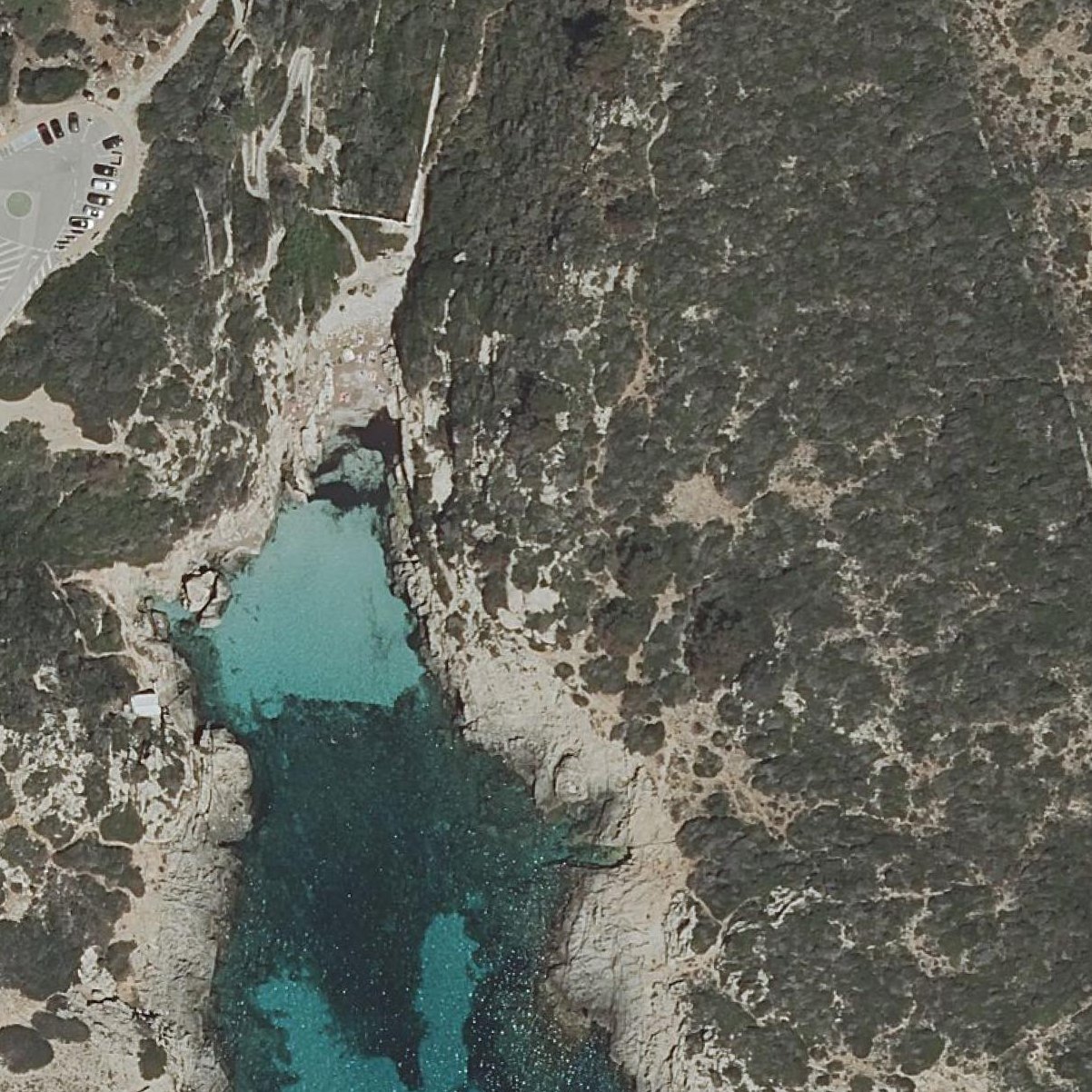 Aerial map of Cala Binidalí