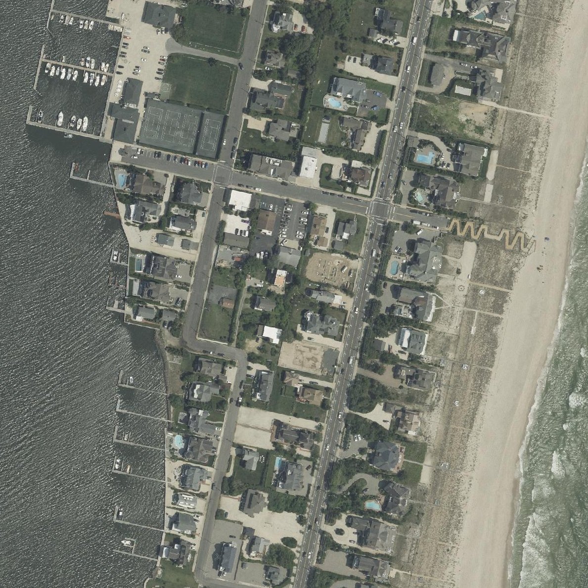 Aerial map of Downer Ave Beach Access