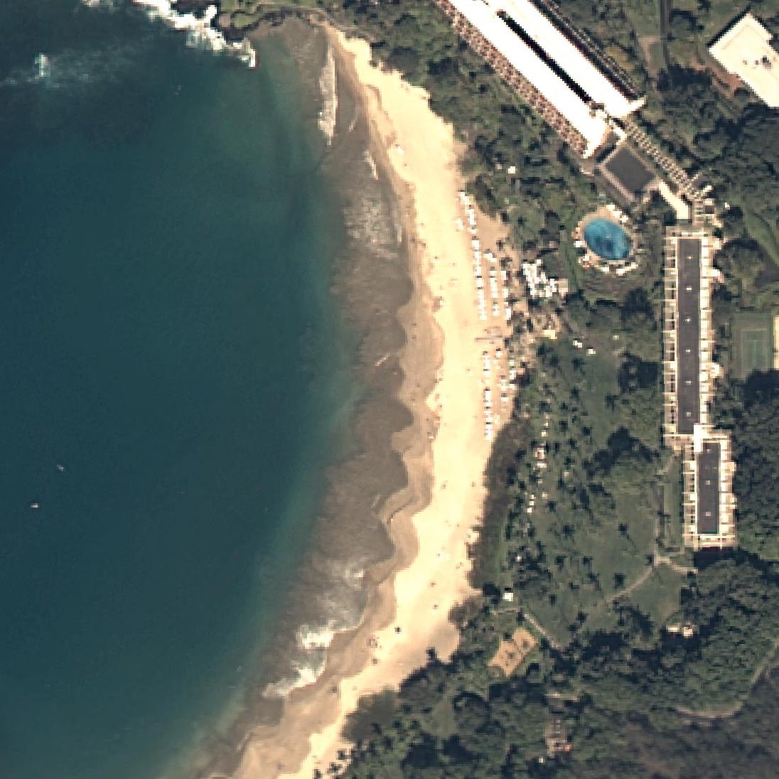 Aerial map of Kaunaʻoa (Mauna Kea) Beach