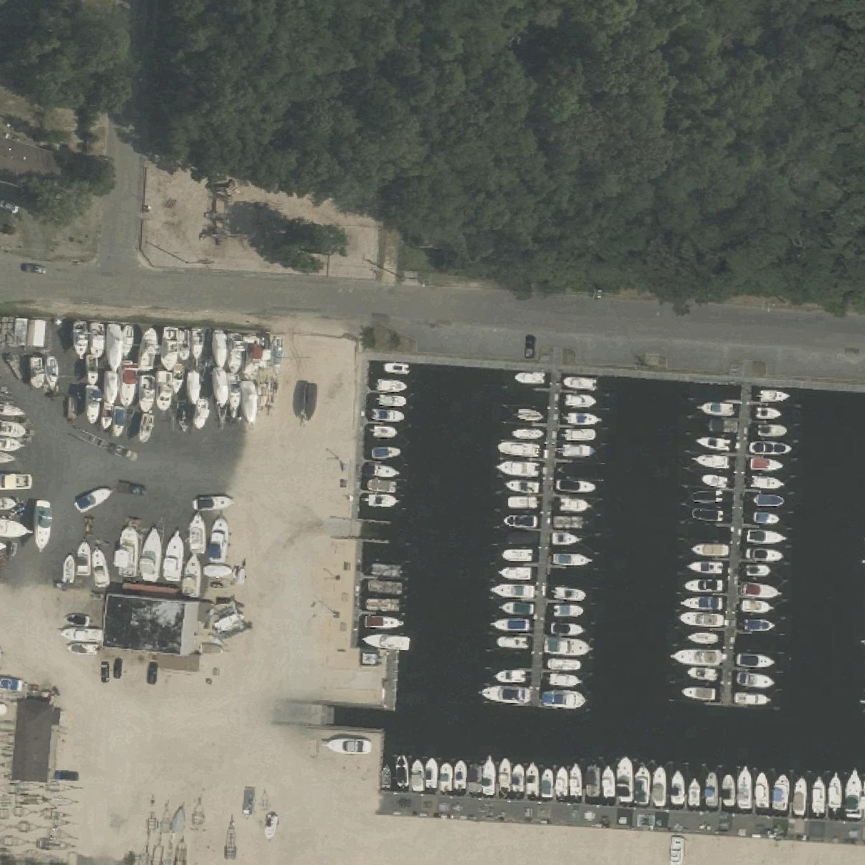 Aerial map of Lake Avenue Playground and Beach