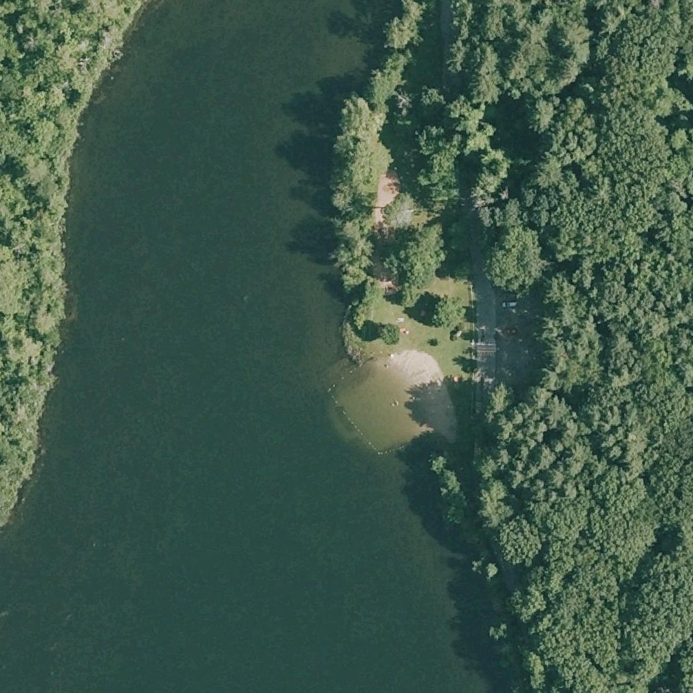 Aerial map of Lake Mansfield Beach and Conservation Forest Trails