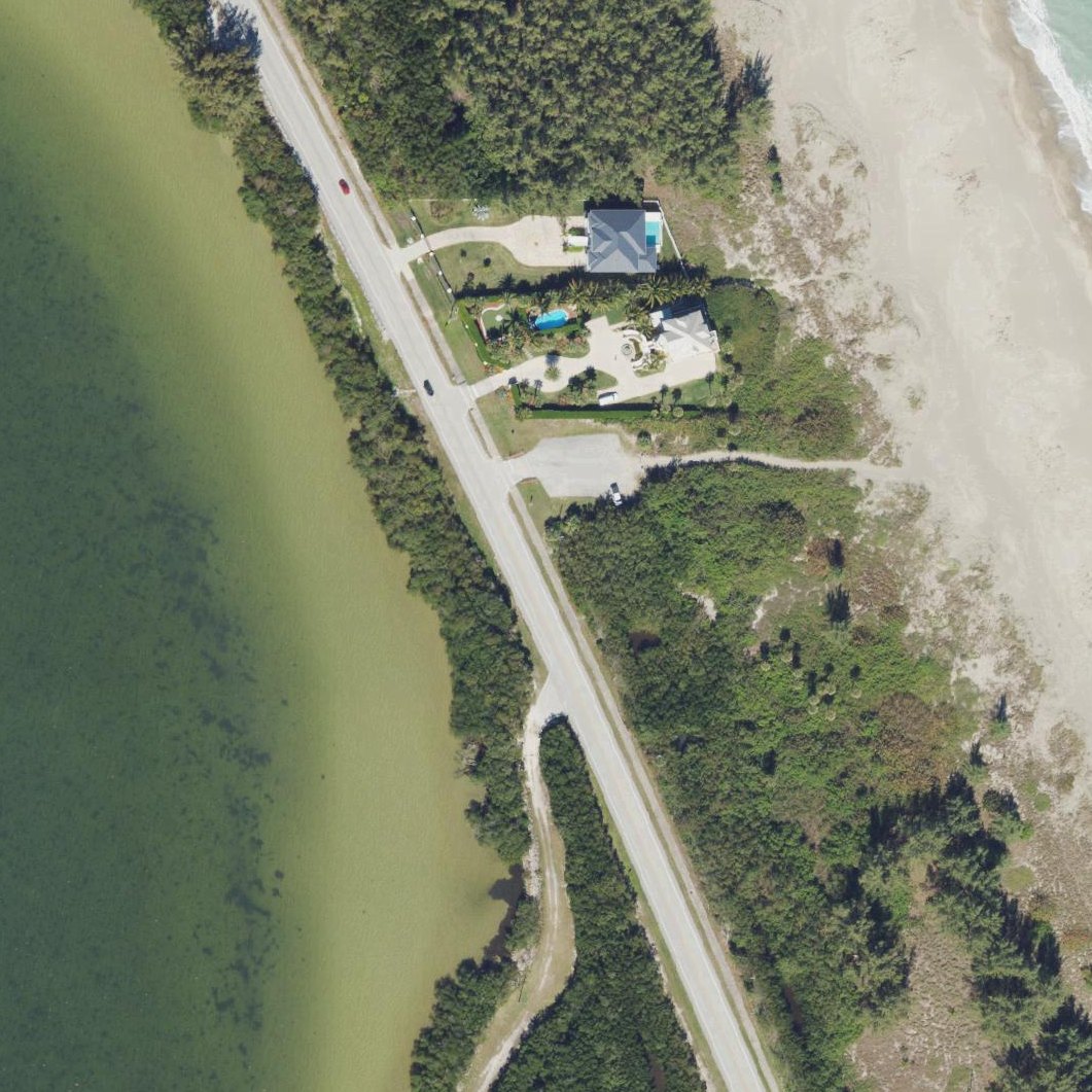 Aerial map of Middle Cove Beach