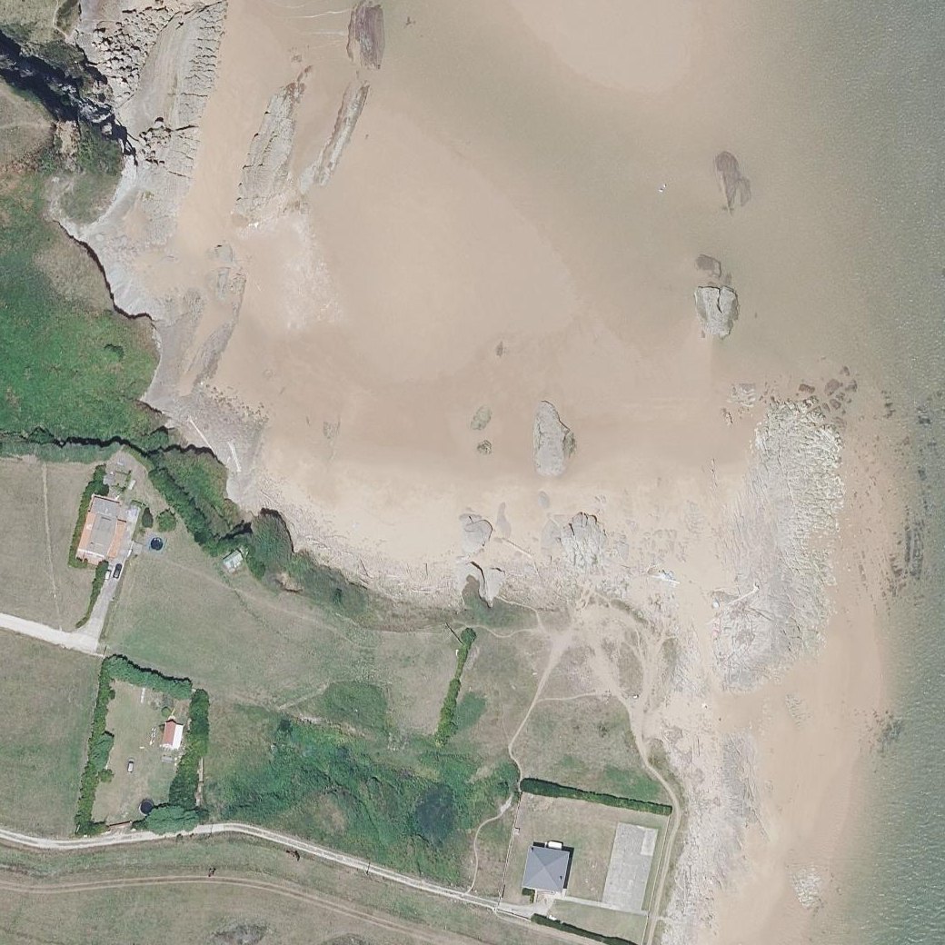 Aerial map of Playa de la Robayera