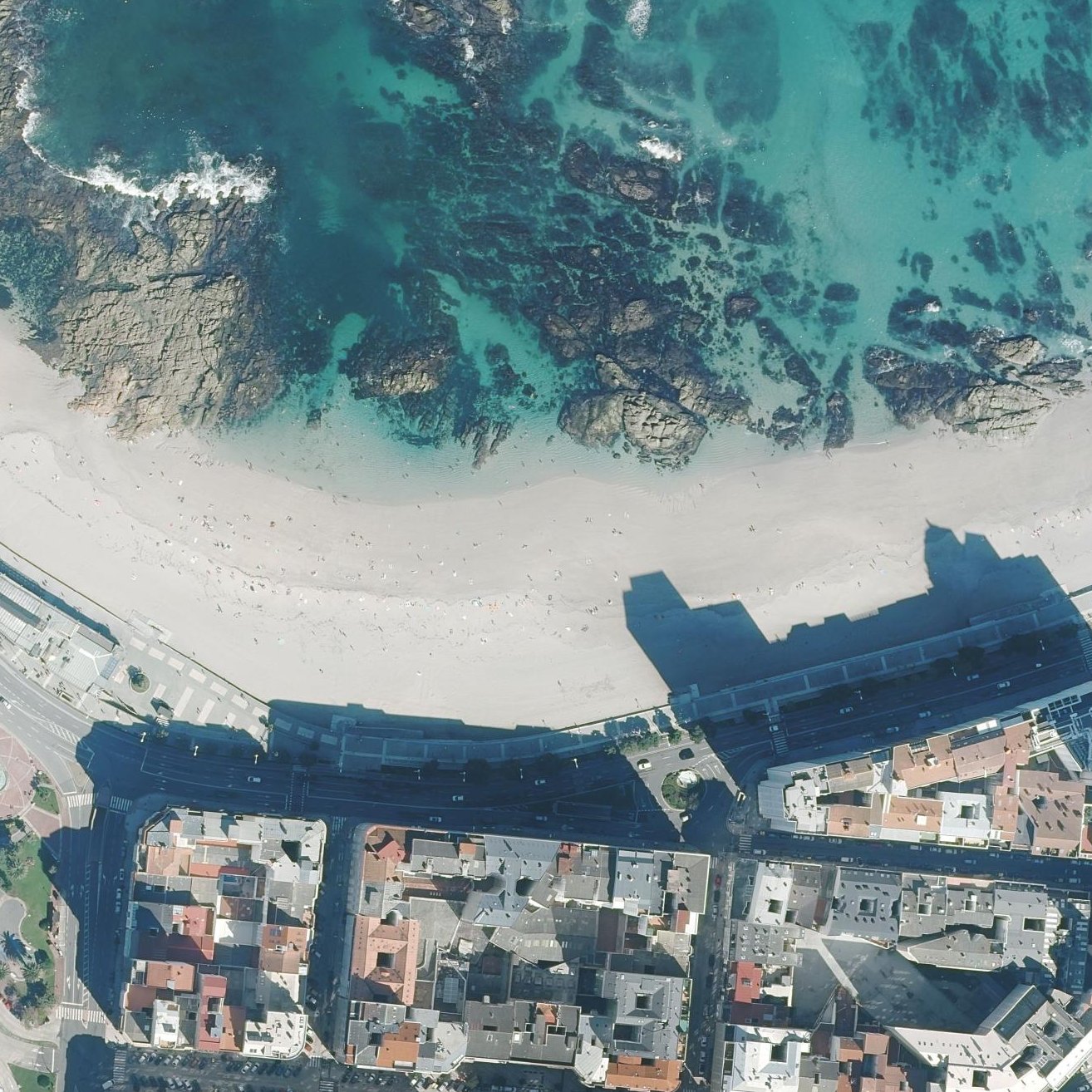 Aerial map of Playa de Riazor