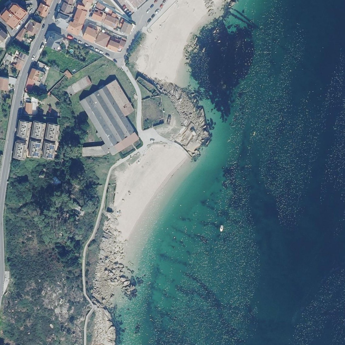 Aerial map of Praia da Area Secada