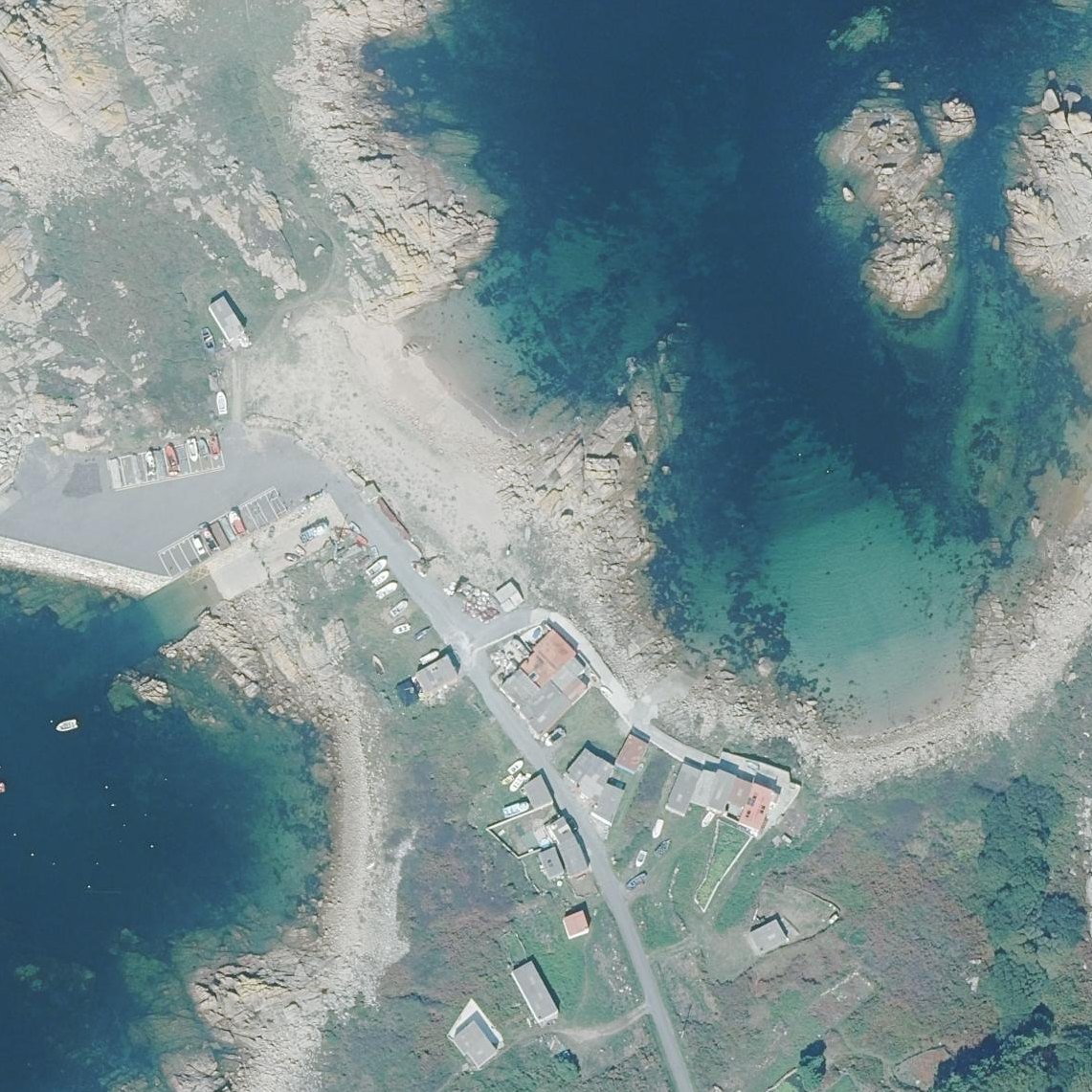 Aerial map of Praia da Enseada de Cabanas