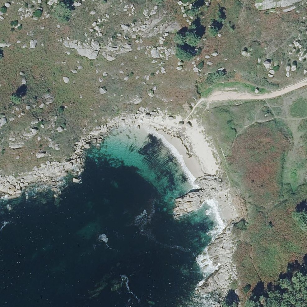 Aerial map of Praia de Ancoradouro