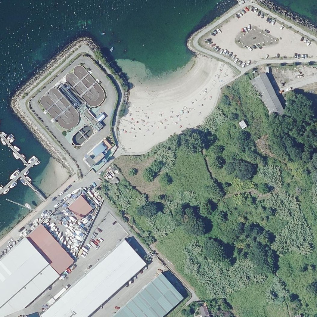 Aerial map of Praia de Area Longa