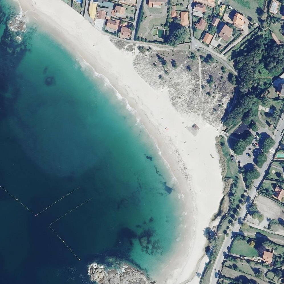Aerial map of Praia de Areas