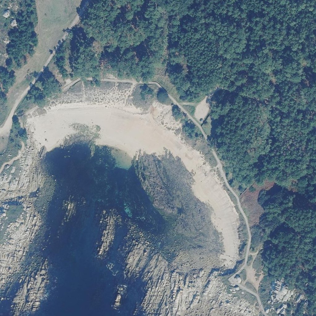 Aerial map of Praia de Canelas