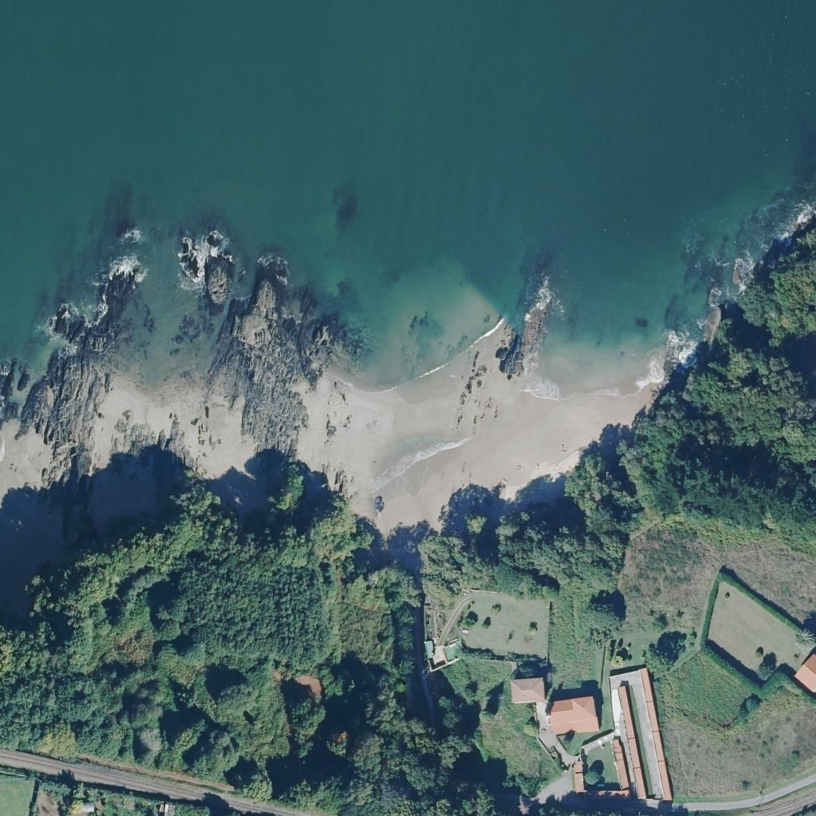Aerial map of Praia de Centroña
