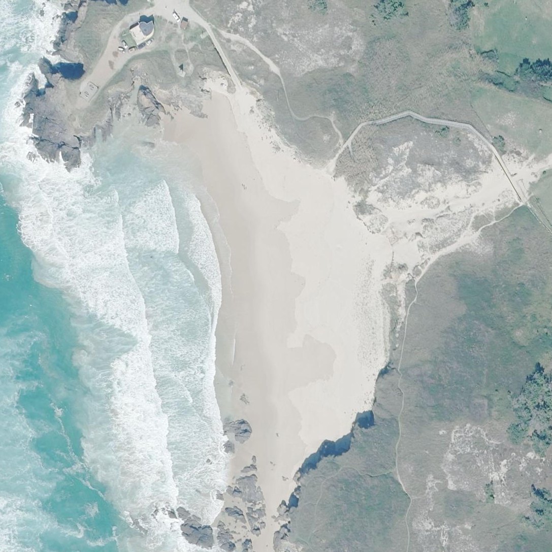 Aerial map of Praia de Esmelle