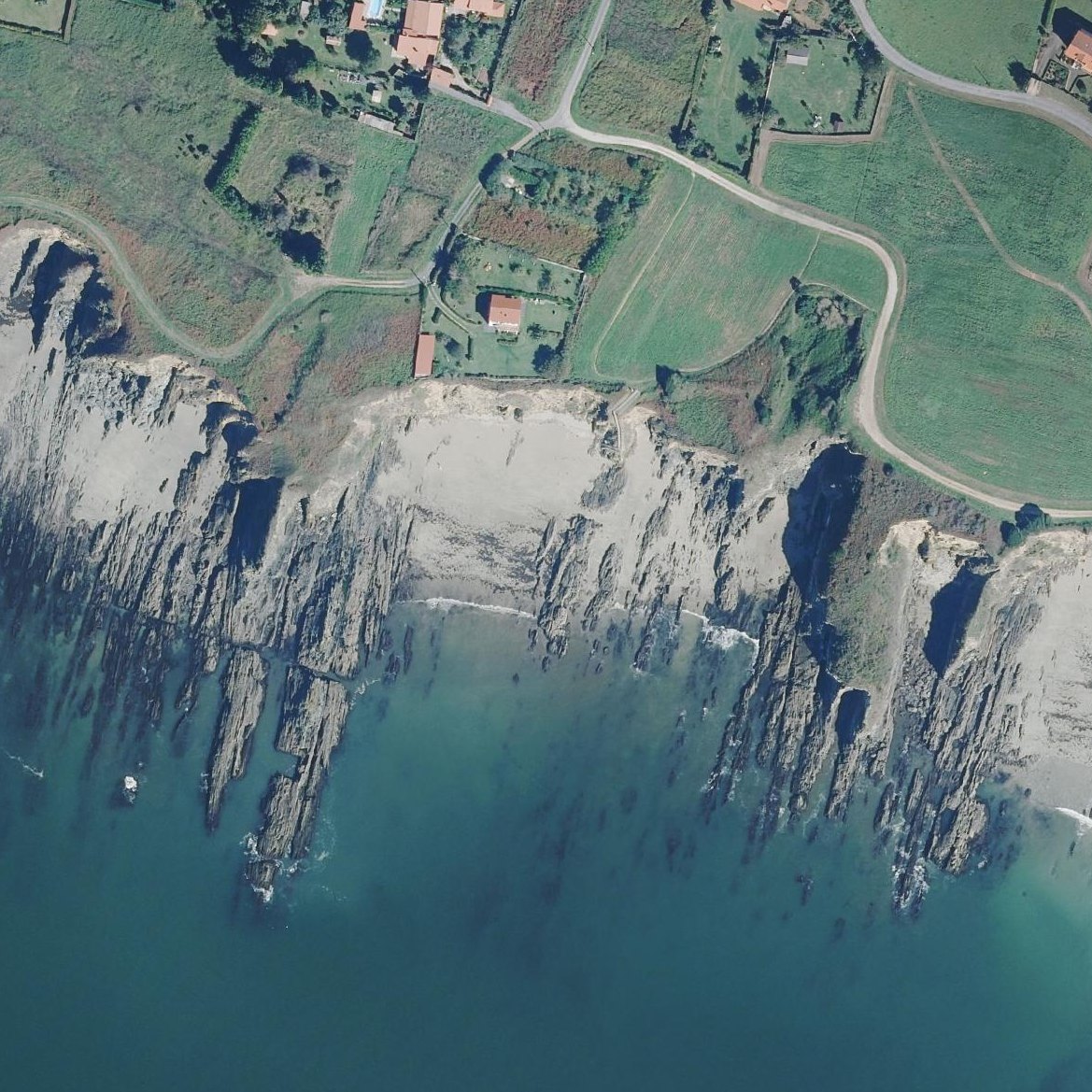 Aerial map of Praia de Estacas