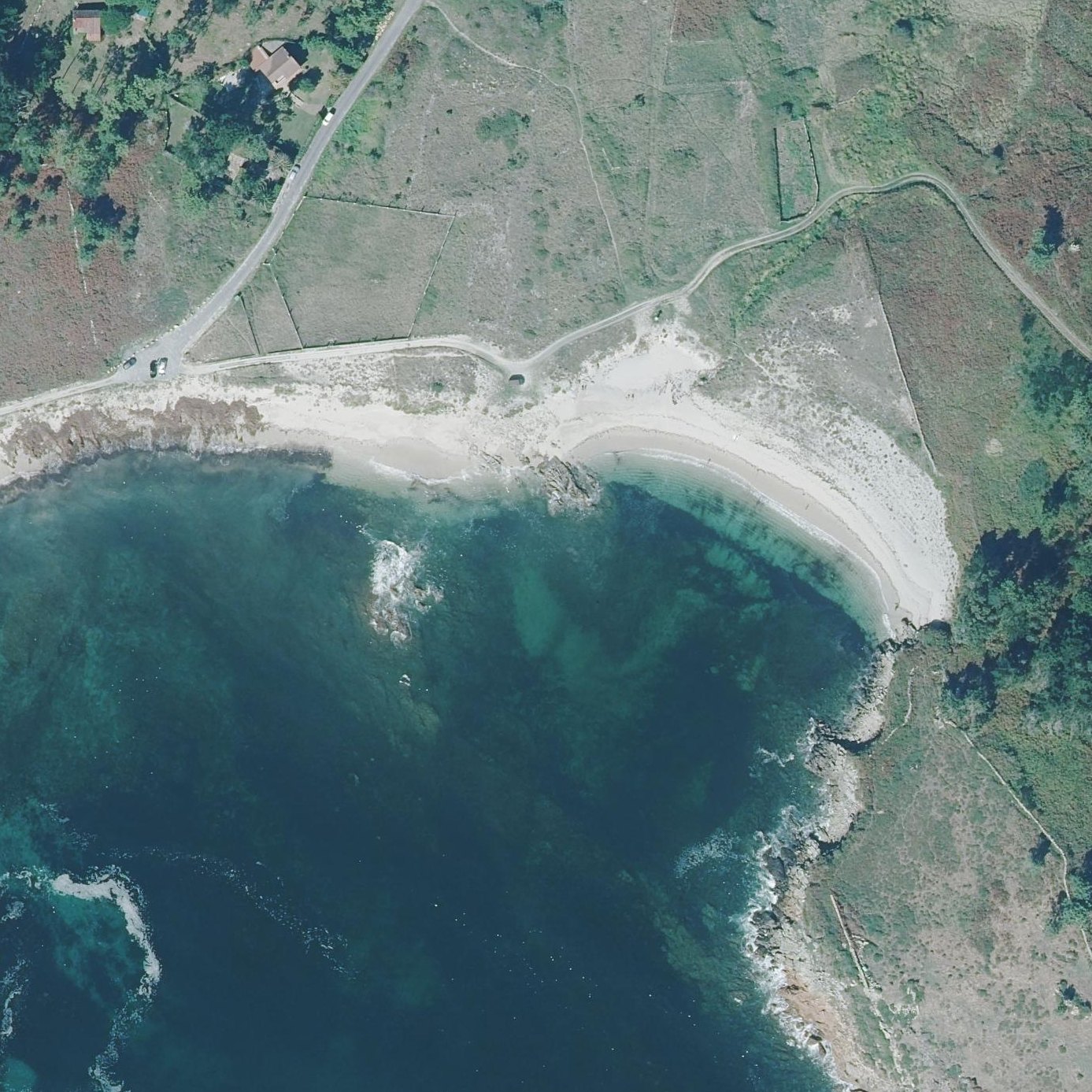 Aerial map of Praia de Lago
