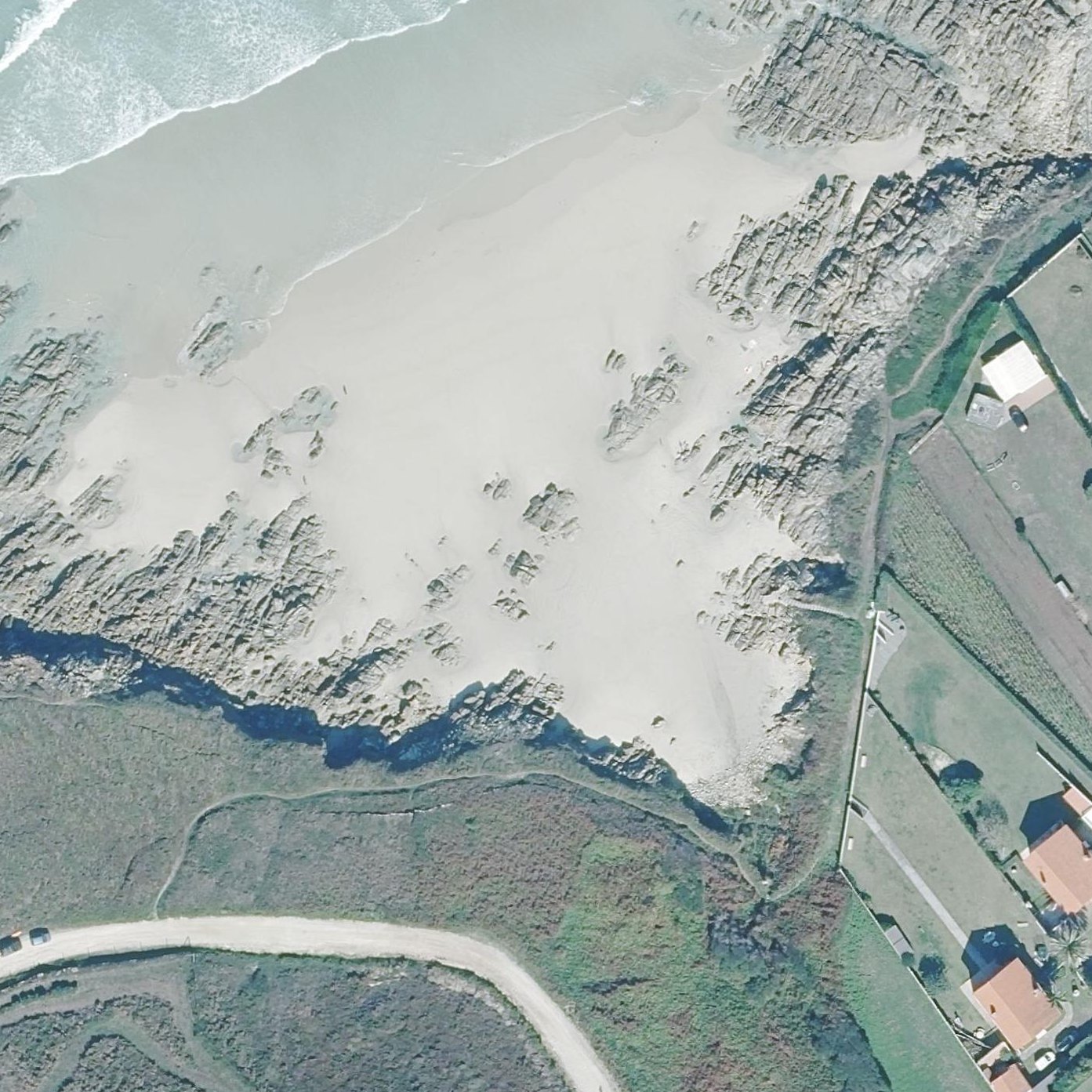 Aerial map of Praia de Leira