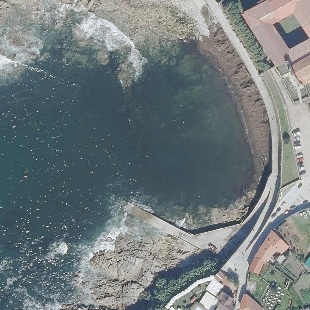 Aerial map of Praia de Oia