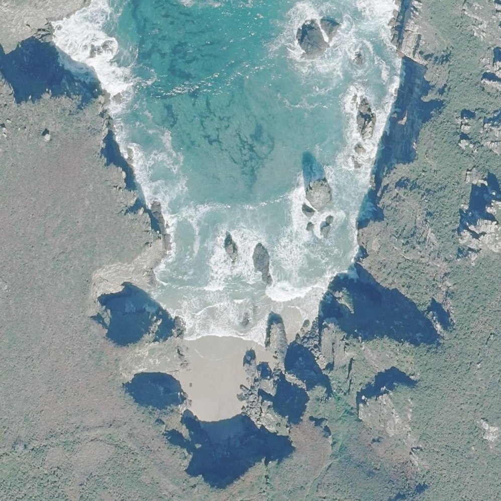 Aerial map of Praia de Prados