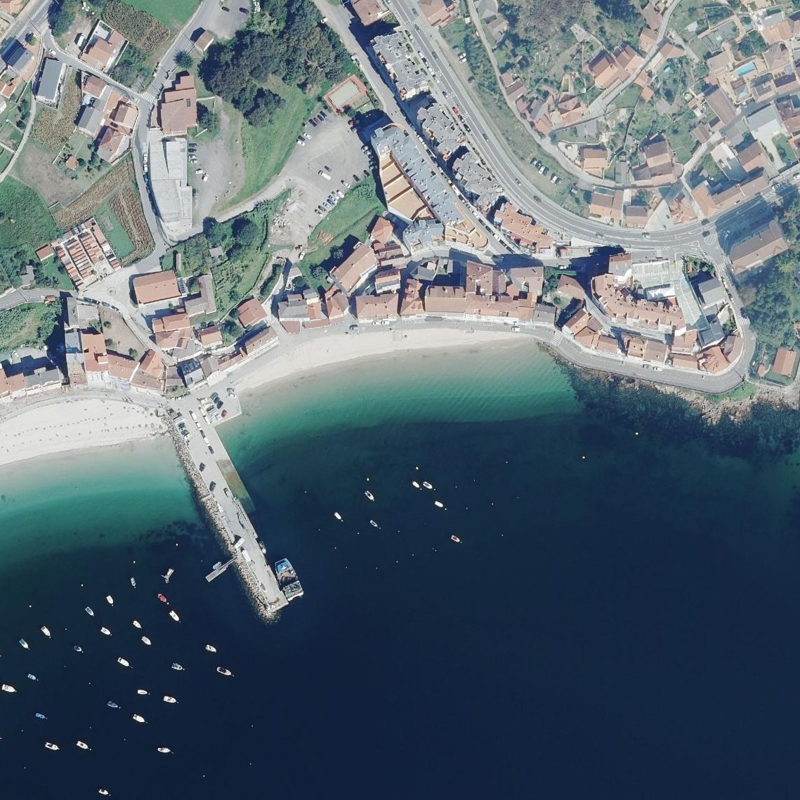 Aerial map of Praia de Raxó