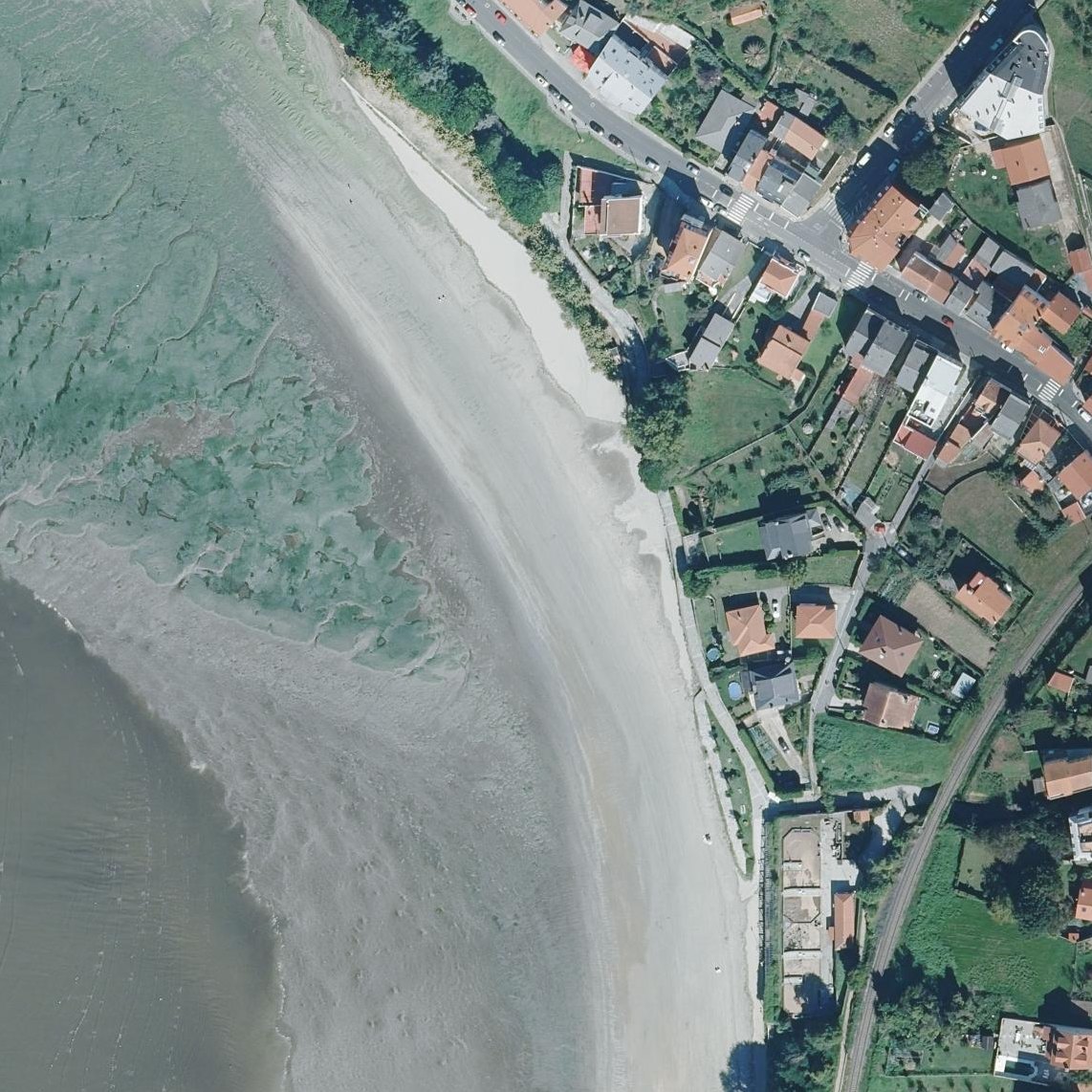 Aerial map of Praia de Sumiño