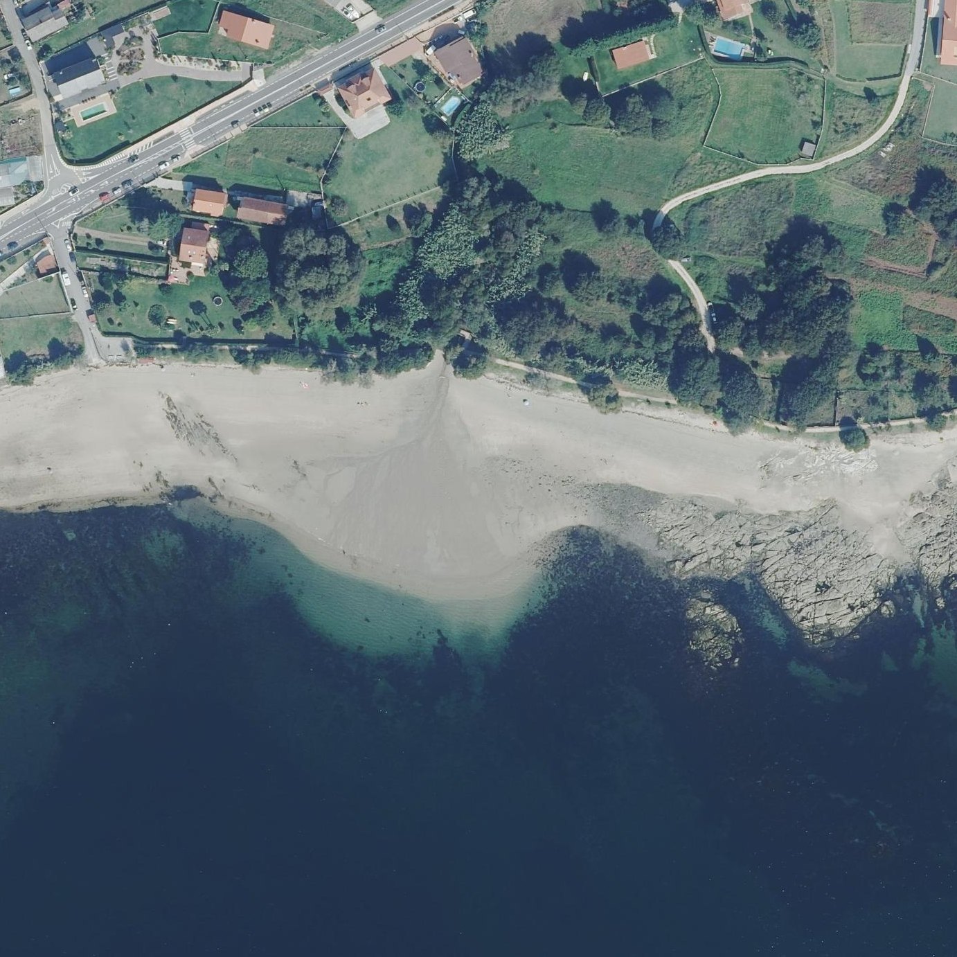 Aerial map of Praia do Laño