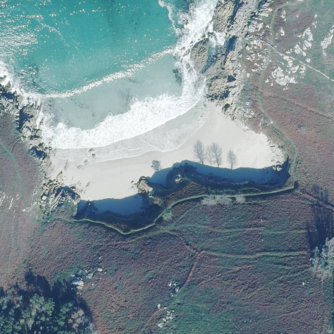 Aerial map of Praia do Niño do Corvo