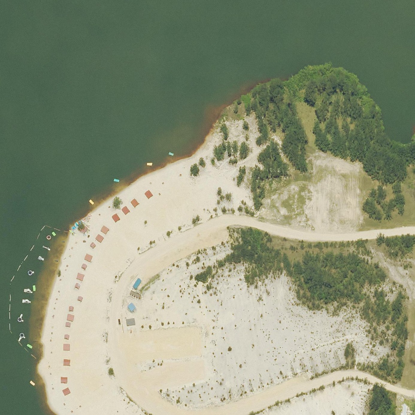 Aerial map of White Sands Lake Beach